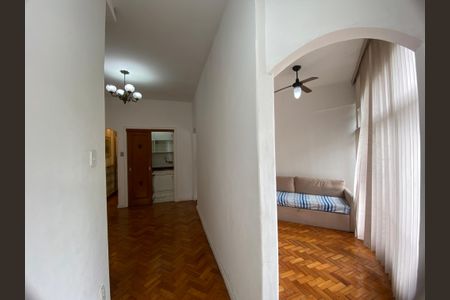 Sala  de apartamento para alugar com 2 quartos, 40m² em Copacabana, Rio de Janeiro
