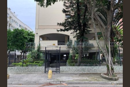 Apartamento para alugar com 70m², 2 quartos e 1 vagaFachada