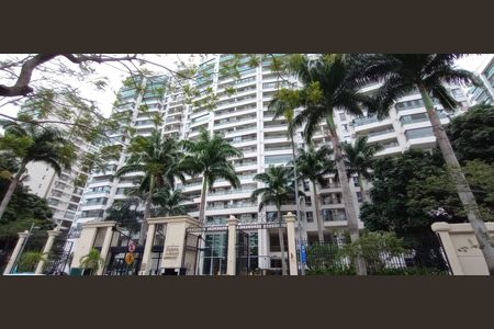 Apartamento à venda com 98m², 2 quartos e 1 vagaFachada