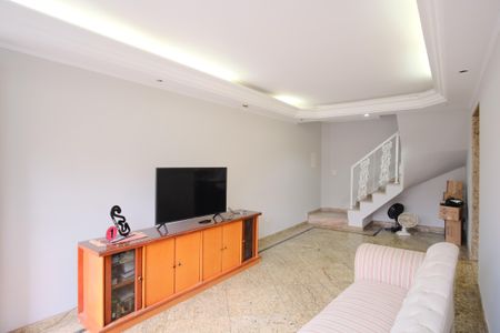 Casa à venda com 137m², 3 quartos e 3 vagasSala