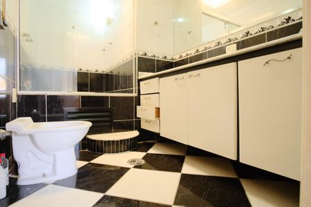 Casa à venda com 137m², 3 quartos e 3 vagasBanheiro da Suíte