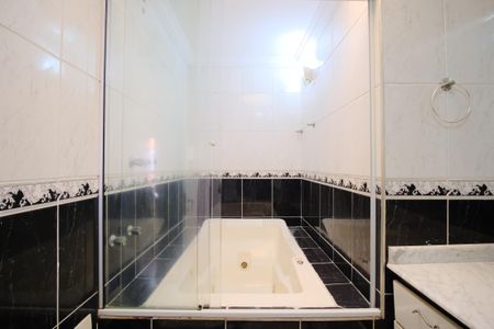 Casa à venda com 137m², 3 quartos e 3 vagasBanheiro da Suíte