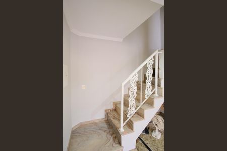 Casa à venda com 137m², 3 quartos e 3 vagasEscada