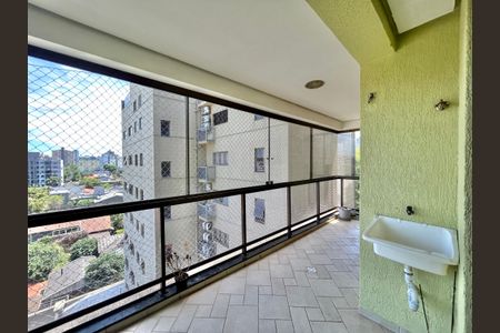 Apartamento para alugar com 120m², 3 quartos e 1 vagaSacada