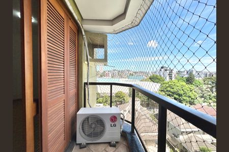 Apartamento para alugar com 120m², 3 quartos e 1 vagaSacada