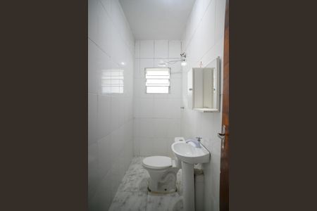 Casa para alugar com 50m², 2 quartos e sem vaga Casa para alugar com 50m², 2 quartos e sem vagaBanheiro