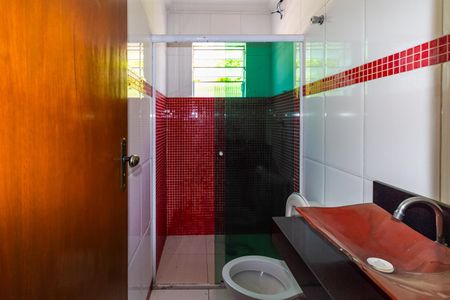 Casa à venda com 100m², 2 quartos e 1 vagaBanheiro da Suíte 1