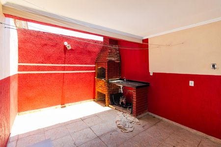 Casa à venda com 100m², 2 quartos e 1 vagaÁrea de Serviço