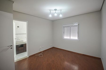 Casa à venda com 210m², 3 quartos e 4 vagasQuarto Suíte