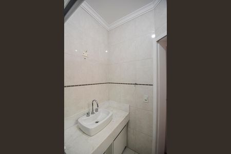 Casa à venda com 210m², 3 quartos e 4 vagasBanheiro da Suíte 2