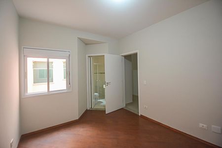 Casa à venda com 210m², 3 quartos e 4 vagasQuarto 2 - Suíte