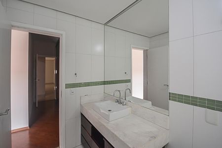 Casa à venda com 210m², 3 quartos e 4 vagasBanheiro da Suíte 3