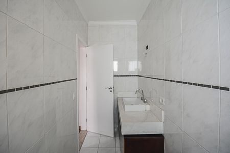 Casa à venda com 210m², 3 quartos e 4 vagasBanheiro da Suíte