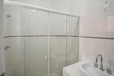 Casa à venda com 210m², 3 quartos e 4 vagasBanheiro da Suíte 2