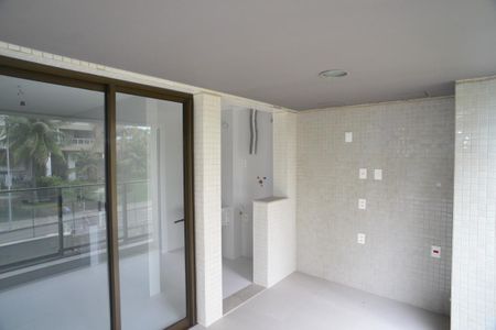 Varanda de apartamento à venda com 4 quartos, 164m² em Barra da Tijuca, Rio de Janeiro