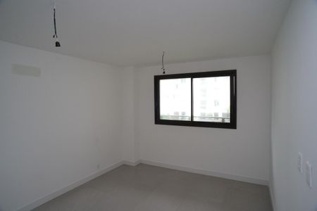 Apartamento à venda com 164m², 4 quartos e 2 vagasSuíte 1