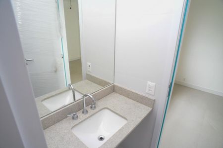 Apartamento à venda com 164m², 4 quartos e 2 vagasBanheiro Suíte Americana