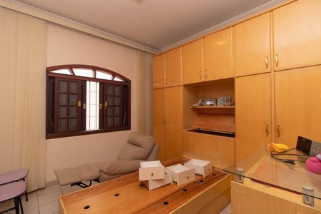 Casa à venda com 400m², 6 quartos e 5 vagasQuarto 1