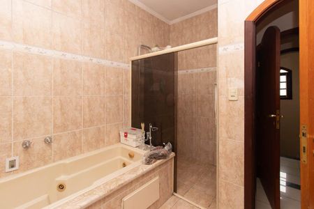 Casa à venda com 400m², 6 quartos e 5 vagasBanheiro da Suíte 1