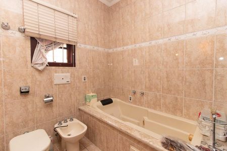 Casa à venda com 400m², 6 quartos e 5 vagasBanheiro da Suíte 1