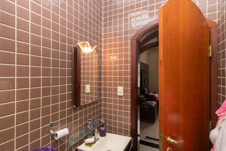 Casa à venda com 400m², 6 quartos e 5 vagasBanheiro da Suíte 2