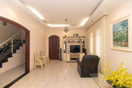 Sala de casa à venda com 6 quartos, 400m² em Vila Sabrina, São Paulo