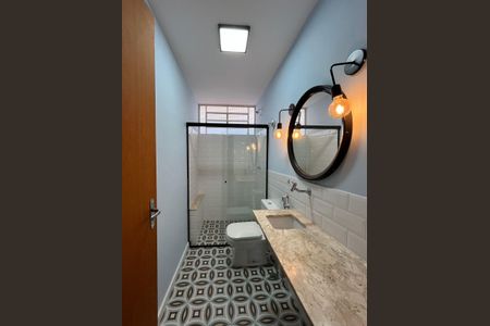 Casa à venda com 250m², 3 quartos e 2 vagas Casa à venda com 250m², 3 quartos e 2 vagasBanheiro