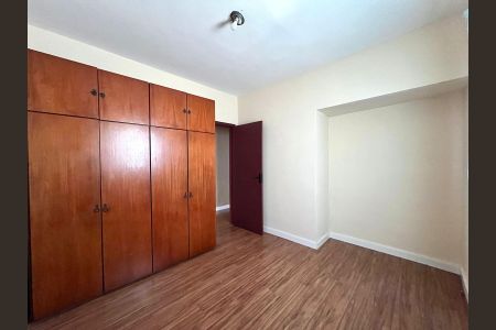 Casa à venda com 250m², 3 quartos e 2 vagas Casa à venda com 250m², 3 quartos e 2 vagasQuarto 3