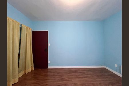 Casa à venda com 250m², 3 quartos e 2 vagas Casa à venda com 250m², 3 quartos e 2 vagasQuarto 2