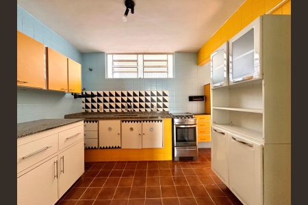 Casa à venda com 250m², 3 quartos e 2 vagas Casa à venda com 250m², 3 quartos e 2 vagasCozinha