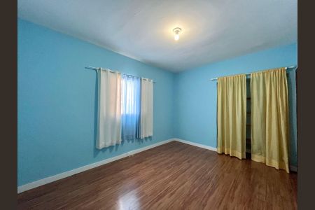 Casa à venda com 250m², 3 quartos e 2 vagas Casa à venda com 250m², 3 quartos e 2 vagasQuarto 2