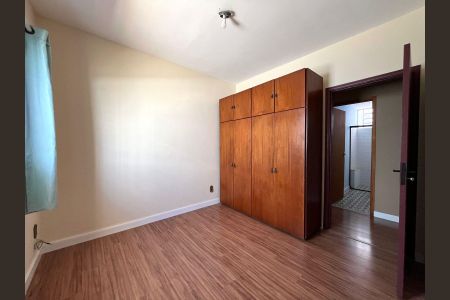 Casa à venda com 250m², 3 quartos e 2 vagas Casa à venda com 250m², 3 quartos e 2 vagasQuarto 3