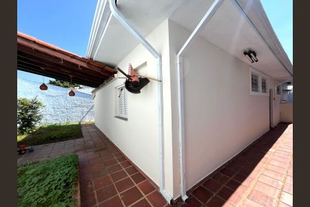 Casa à venda com 250m², 3 quartos e 2 vagas Casa à venda com 250m², 3 quartos e 2 vagasQuintal