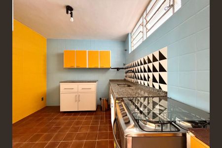 Casa à venda com 250m², 3 quartos e 2 vagas Casa à venda com 250m², 3 quartos e 2 vagasCozinha