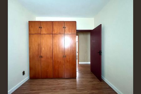 Casa à venda com 250m², 3 quartos e 2 vagas Casa à venda com 250m², 3 quartos e 2 vagasQuarto 3