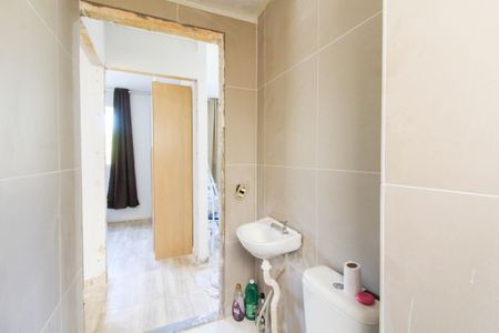 Apartamento à venda com 43m², 2 quartos e 1 vaga Apartamento à venda com 43m², 2 quartos e 1 vagaBanheiro