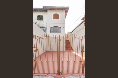 Casa à venda com 98m², 2 quartos e 2 vagasFachada