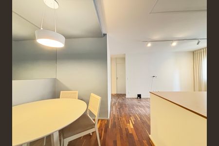Apartamento para alugar com 67m², 2 quartos e 1 vagaSala