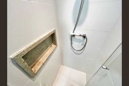 Apartamento à venda com 80m², 2 quartos e 2 vagasBanheiro da Suíte 1