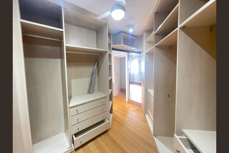 Apartamento para alugar com 200m², 3 quartos e 3 vagasQuarto - Armários