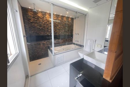 Apartamento para alugar com 200m², 3 quartos e 3 vagasBanheiro da Suíte