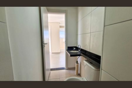 Banheiro de apartamento à venda com 2 quartos, 36m² em Usina Piratininga, São Paulo