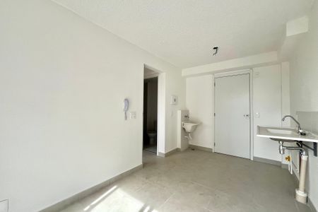 Sala de apartamento para alugar com 2 quartos, 40m² em Jardim Itacolomi, São Paulo