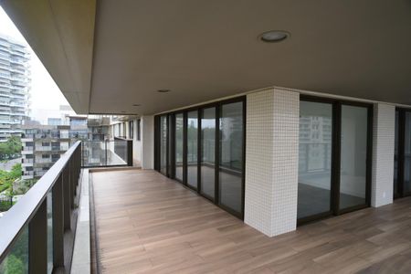 Apartamento à venda com 200m², 2 quartos e sem vagaVaranda