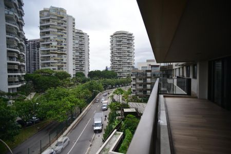 Apartamento à venda com 200m², 2 quartos e sem vagaVaranda