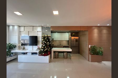 Apartamento para alugar com 110m², 3 quartos e 3 vagas Apartamento para alugar com 110m², 3 quartos e 3 vagasCozinha