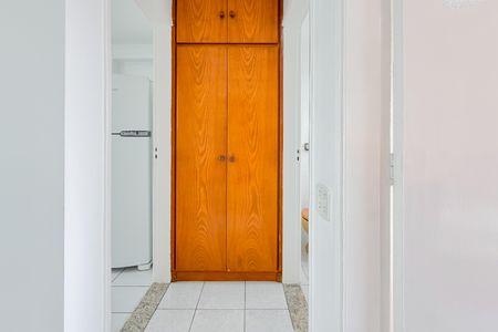 Apartamento para alugar com 52m², 1 quarto e 1 vaga Apartamento para alugar com 52m², 1 quarto e 1 vagaCorredor - Armários