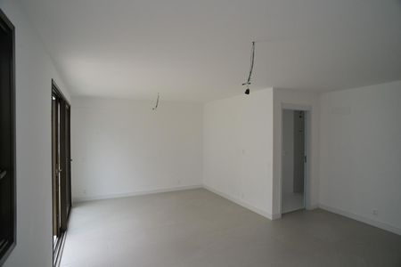 Sala de apartamento à venda com 3 quartos, 200m² em Barra da Tijuca, Rio de Janeiro