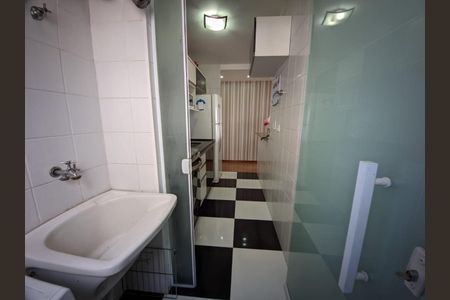 Apartamento à venda com 2 quartos, 50m² em Vila Carmosina, São Paulo
