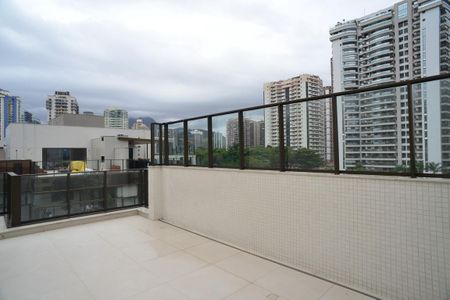 Apartamento para alugar com 200m², 3 quartos e 2 vagas Apartamento para alugar com 200m², 3 quartos e 2 vagasTerraço